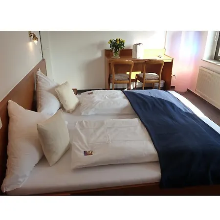 恩姆温克尔酒店 2*